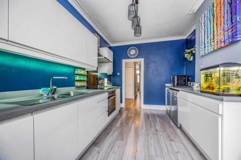 8 Wallington Road, Copnor-Small-PorticoMarketing-S