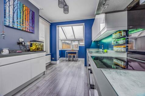 8 Wallington Road, Copnor-Small-PorticoMarketing-S