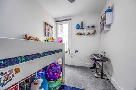 8 Wallington Road, Copnor-Small-PorticoMarketing-S