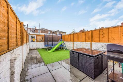 8 Wallington Road, Copnor-Small-PorticoMarketing-S