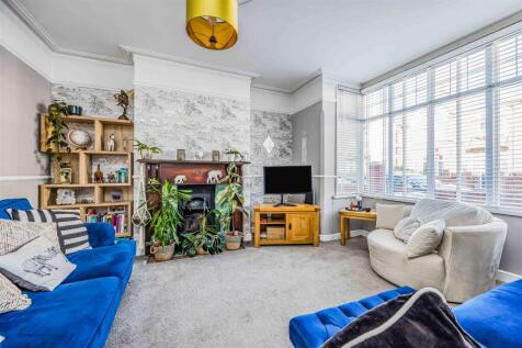 32 Hewett Road, Hilsea-Small-PorticoMarketing-Sold