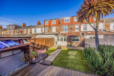 32 Hewett Road, Hilsea-Small-PorticoMarketing-Sold