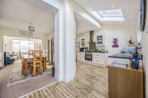 67 Cobden Avenue, Portsmouth-Small-PorticoMarketin