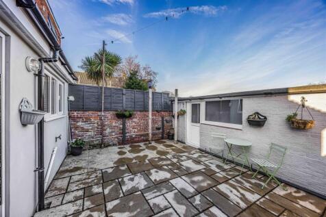 67 Cobden Avenue, Portsmouth-Small-PorticoMarketin