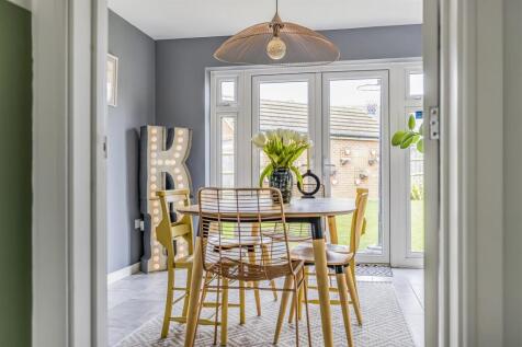 4 West Brook View, Emsworth-PorticoMarketing-SoldB