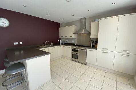 Fitted Kitchen