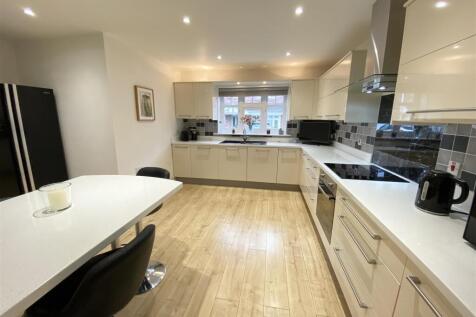 Fitted Dining Kitchen