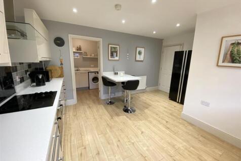 Fitted Dining Kitchen