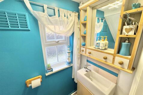 downstairs wc