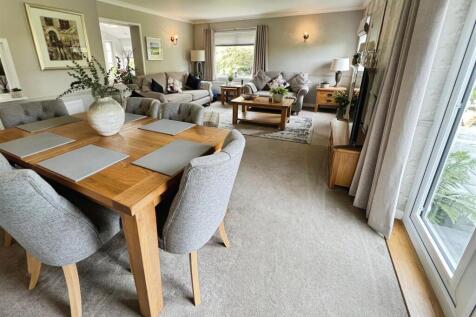 Living &amp; Dining Room