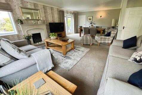 Living &amp; Dining Room