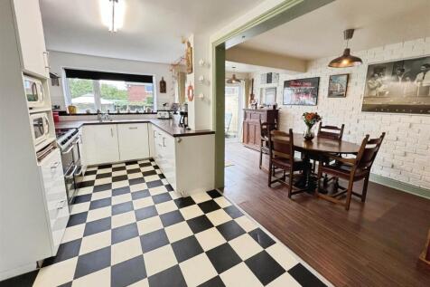 Kitchen &amp; Dining Area