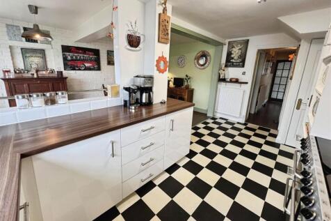Kitchen &amp; Dining Area