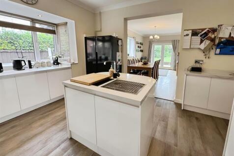 Fitted Kitchen