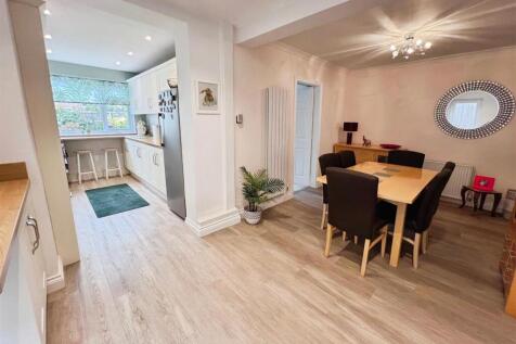 Dining Area &amp; Kitchen