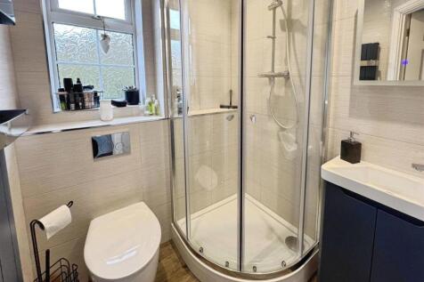 En-Suite To Bedroom Four