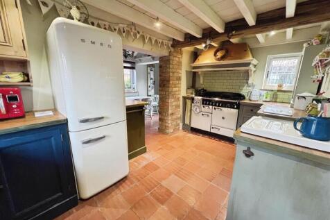 Kitchen &amp; Dining Area