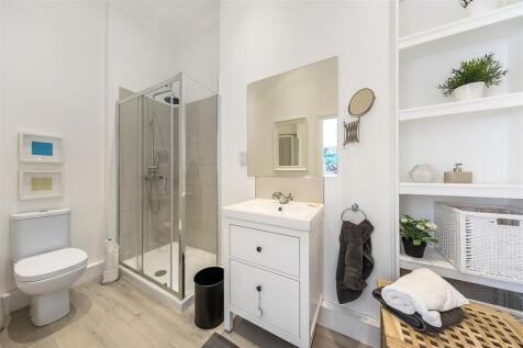 En Suite Bathroom