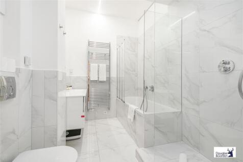 En Suite Bathroom
