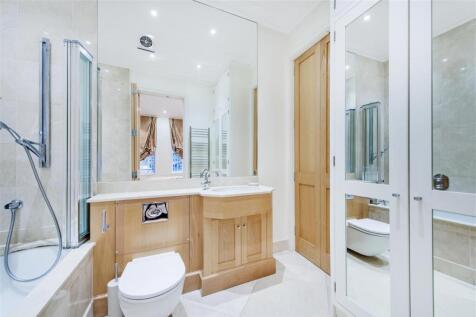 En Suite Bathroom