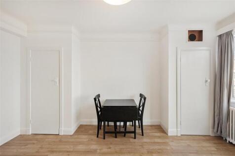 Studio Room