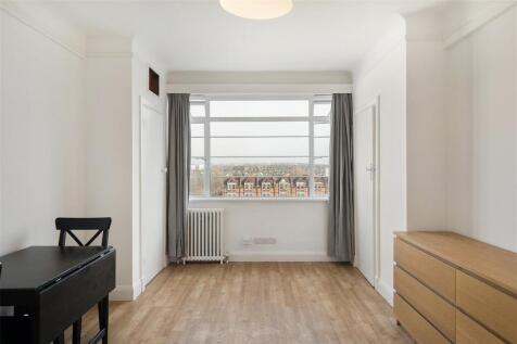 Studio Room