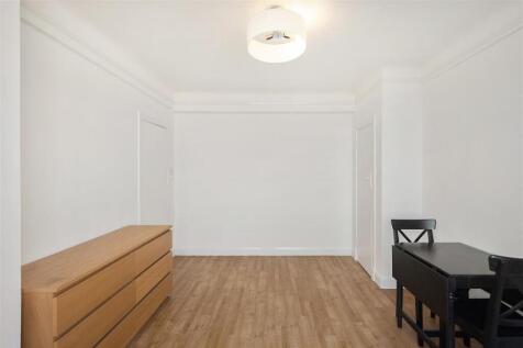 Studio Room