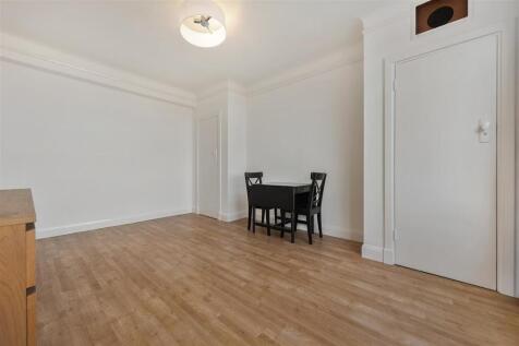 Studio Room