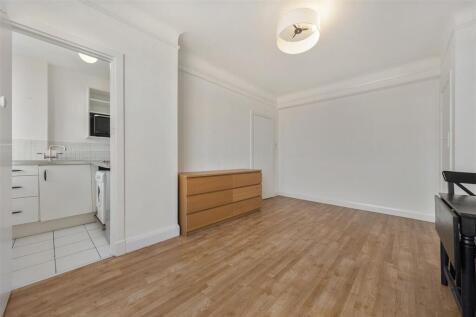Studio Room