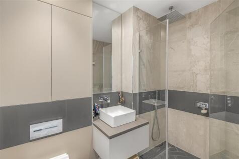 En Suite Bathroom