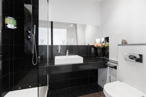 En Suite Bathroom