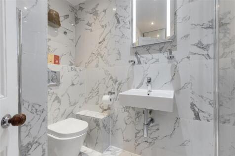 En Suite Bathroom