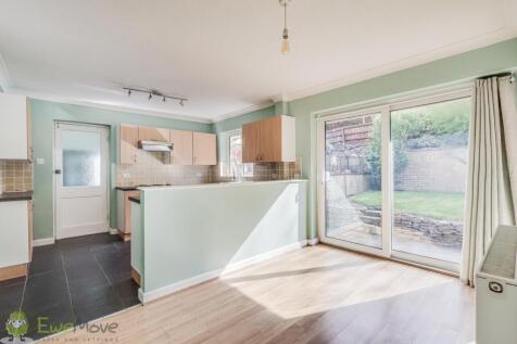 Stroud Road-8