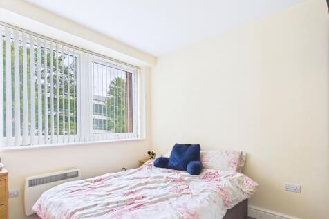 CAM01338G0-PR0126-STILL005
