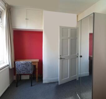 DEACON ST BACK BED PIC1