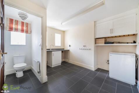 e2241416-47a0-44fb-bb47-e658d3829b7a