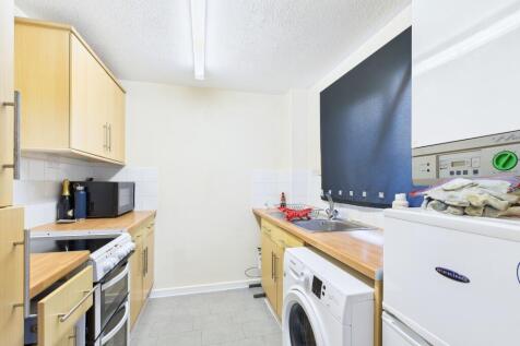 CAM01338G0-PR0151-STILL006