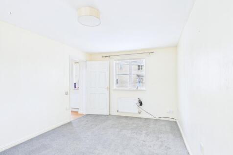 CAM01338G0-PR0152-STILL008