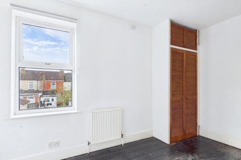 CAM01338G0-PR0154-STILL009