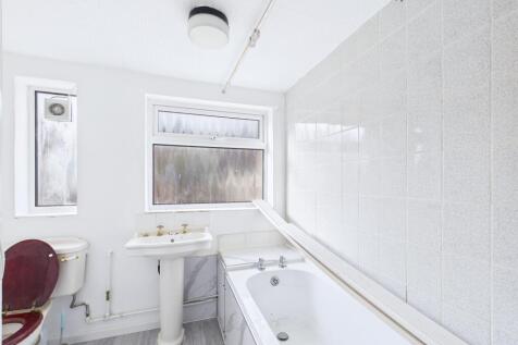 CAM01338G0-PR0154-STILL006