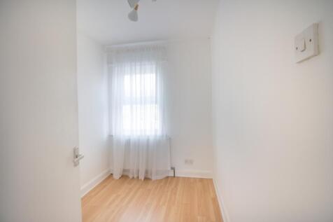 Brackenhall Road Adam Hendry EweMove Estate and Le