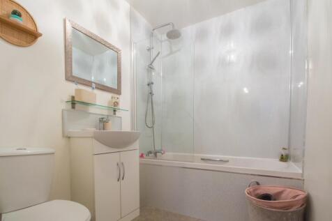 3 Kiln Avenue Adam Hendry EweMove estate and letti
