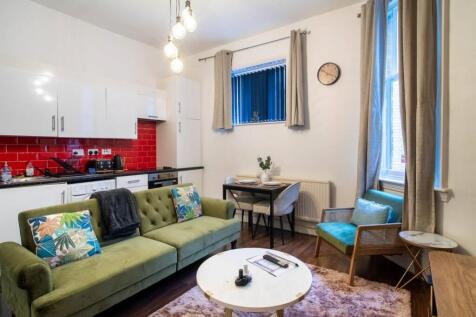 flat 1 bank ST 1