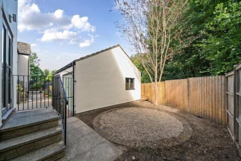 EweMove Knaresborough Rear Courtyard