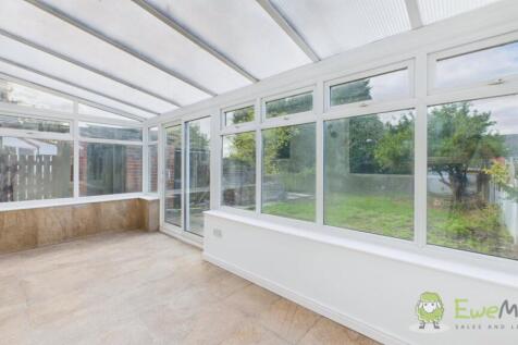 CAM02351G0-PR0082-STILL025