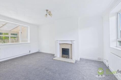 CAM02351G0-PR0082-STILL016