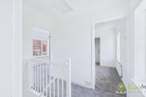 CAM02351G0-PR0082-STILL010