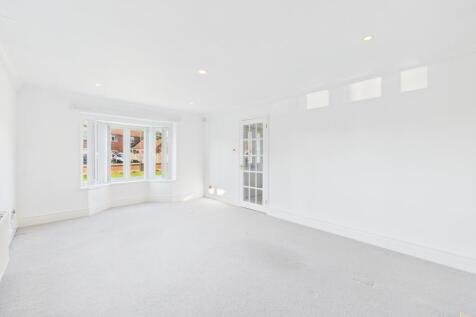 CAM03162G0-PR0354-STILL002