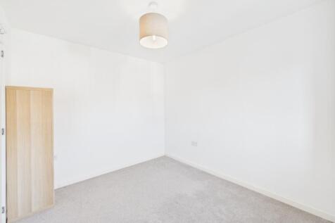 CAM03162G0-PR0356-STILL010