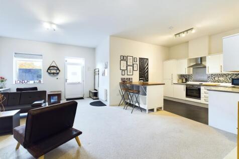 CAM03162G0-PR0150-STILL015